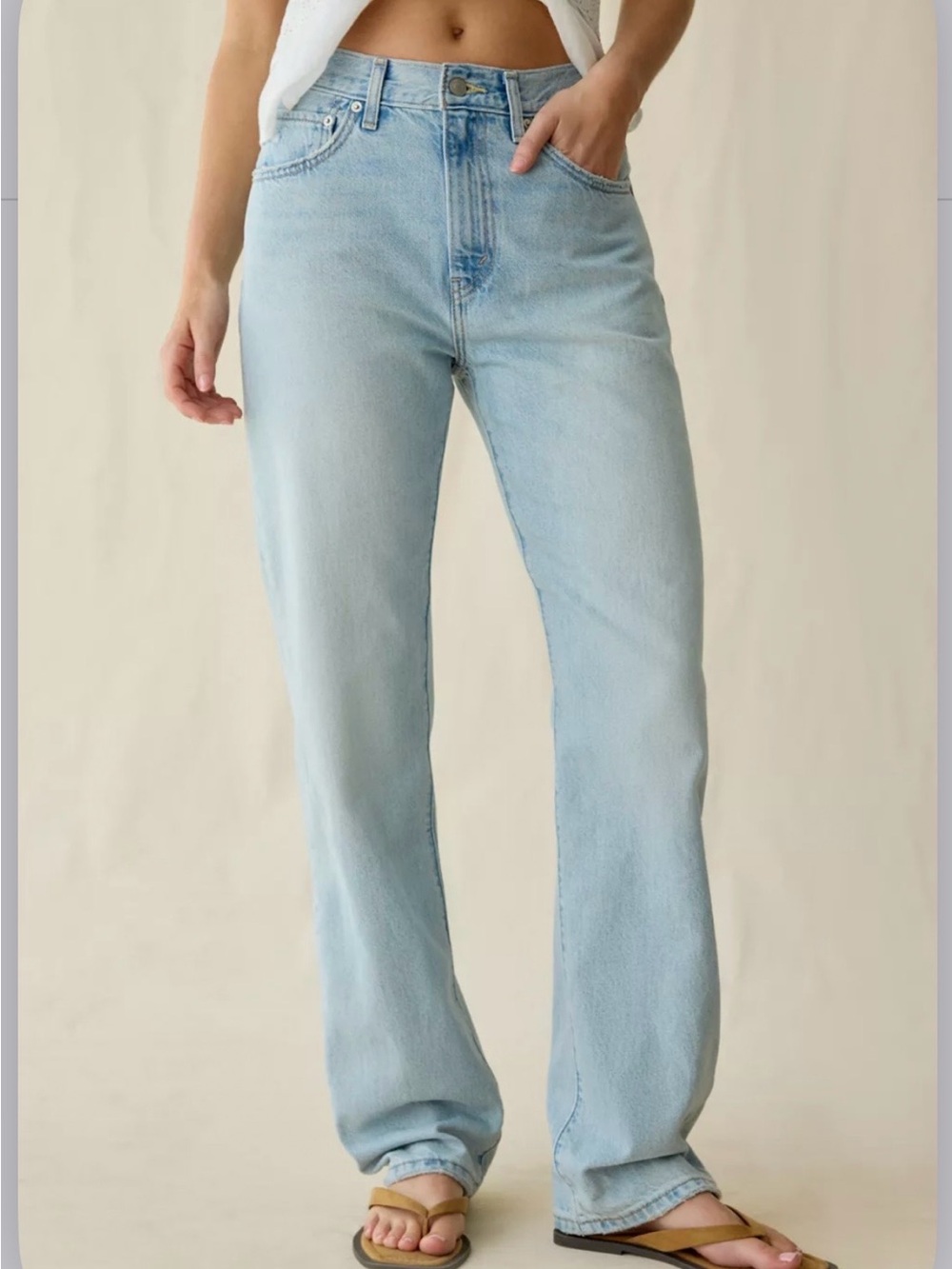 🆕- Levi’s Easy Dad High Rise Jeans. Size: 25